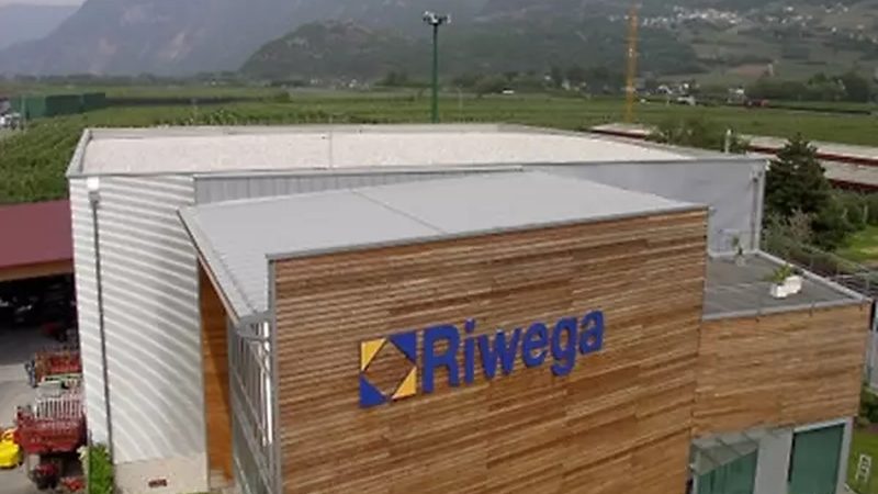 自粘防水卷材包工包料施工步骤